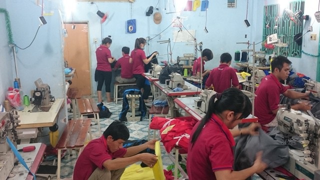 Xưởng may áo thun đồng phục giá rẻ nam nữ tại TPHCM